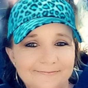 Meet your Posher, Leeann